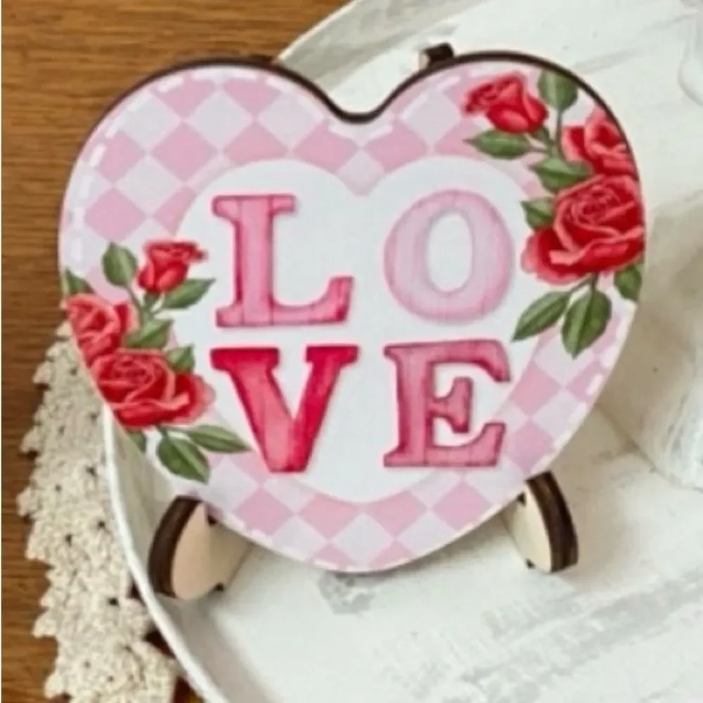 3 Piece Valentine's Day Heart Decorations with Stands